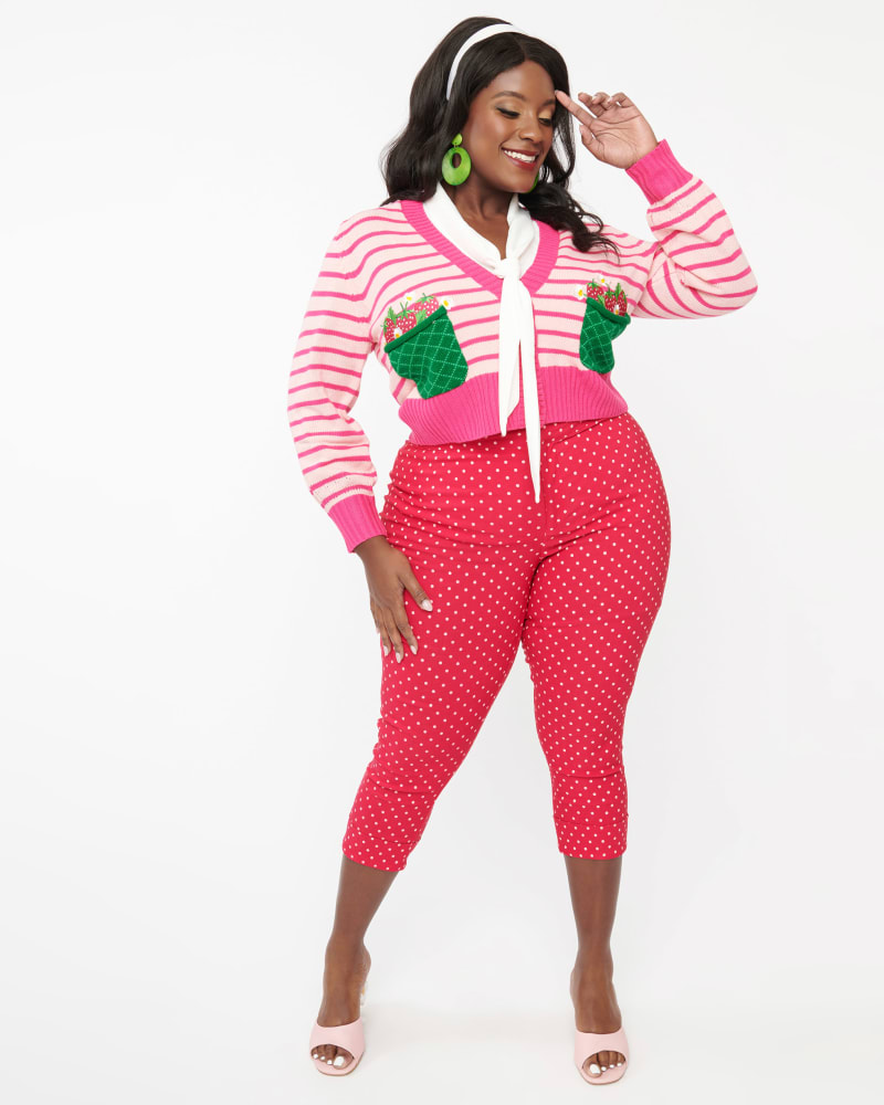 Front of a model wearing a size 3X Smak Parlour 1960s Hot Pink Pin Dot Daisy Pocket Smarty Pants Capri in Hot Pink Pin Dot by Smak Parlour. | dia_product_style_image_id:349175